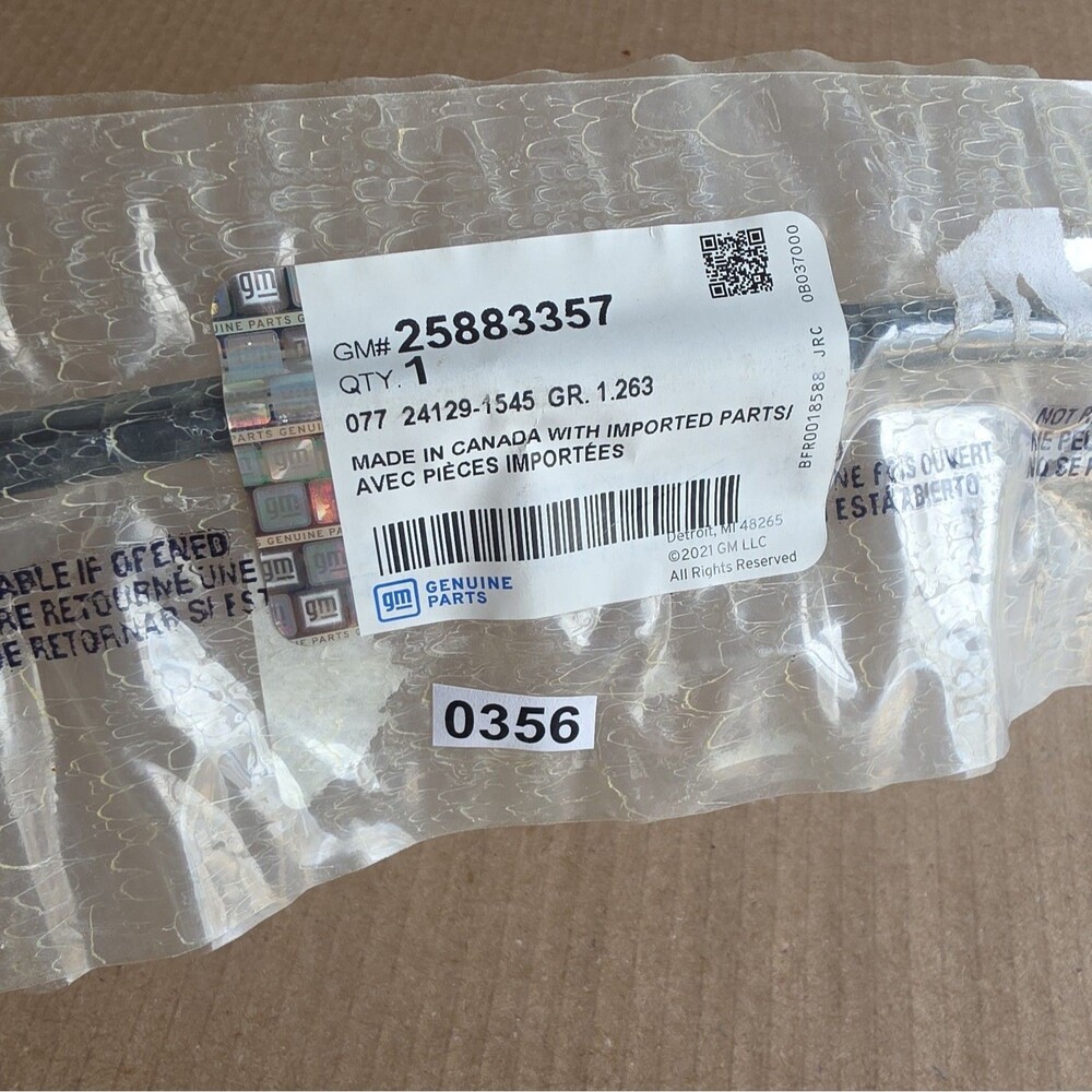 Genuine GM Passenger Side Front Bumper Filler 25883357